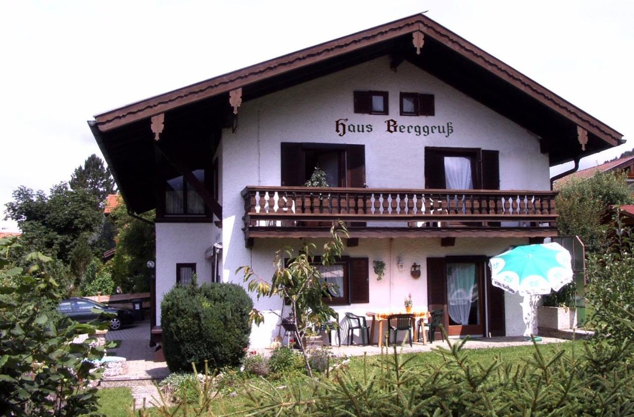 Апартаменты Haus Berggruss Inkl. Chiemgaukarte Рупольдинг Экстерьер фото